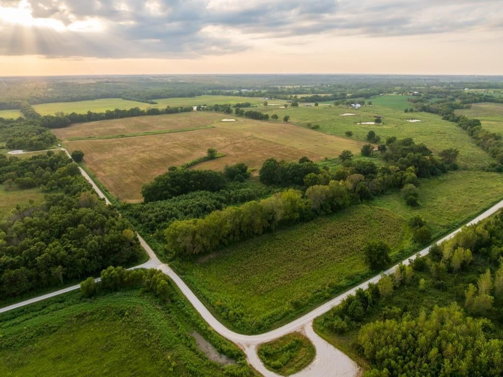 E 355th Street, Creighton, MO: listing photo 3