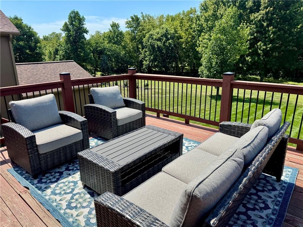 112 S Westglen Drive — photo 31