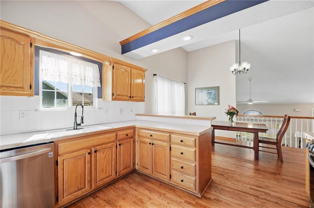 1221 SE Meridian Drive — photo 12