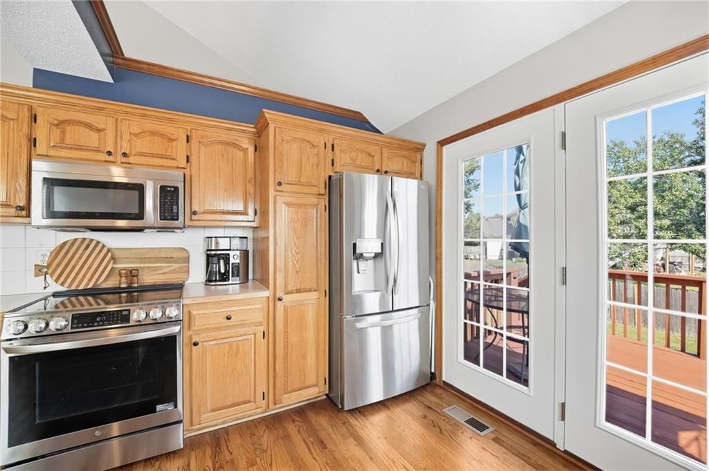 1221 SE Meridian Drive — photo 14