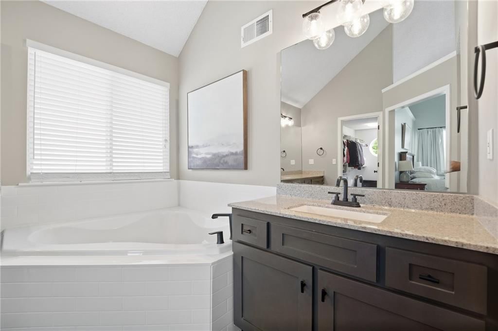 1221 SE Meridian Drive — photo 18