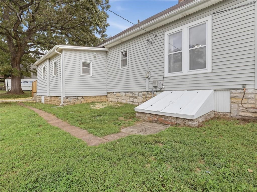 1300 Kearney Road — photo 35