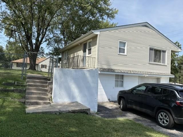 Photo 2 of 31 - 1405 NE 72 Street, Gladstone, MO 64118