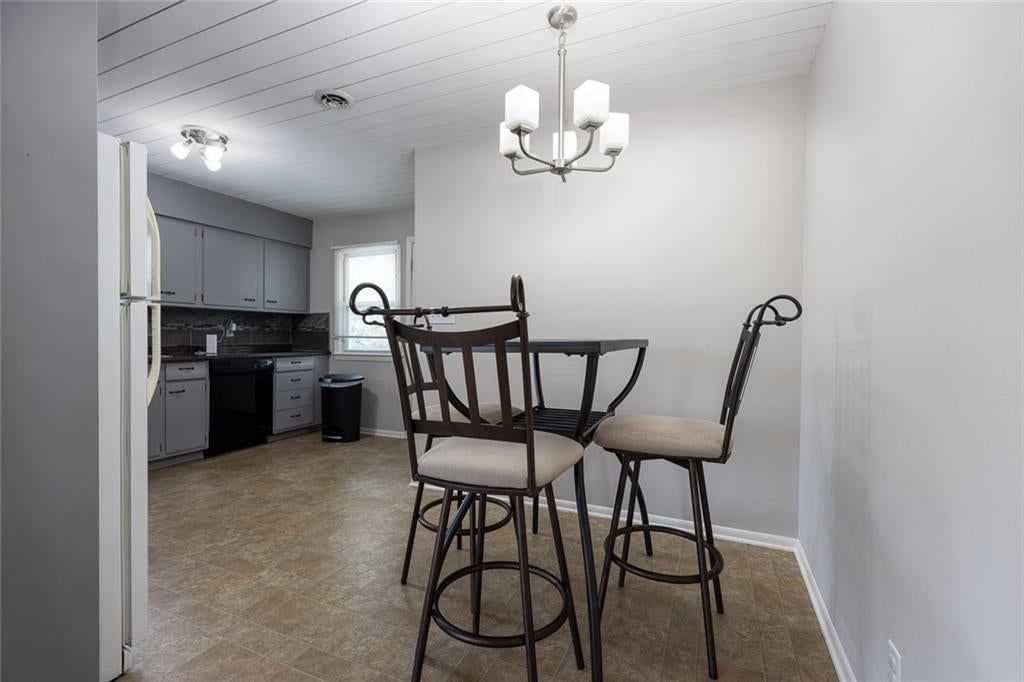Photo 6 of 31 - 1405 NE 72 Street, Gladstone, MO 64118