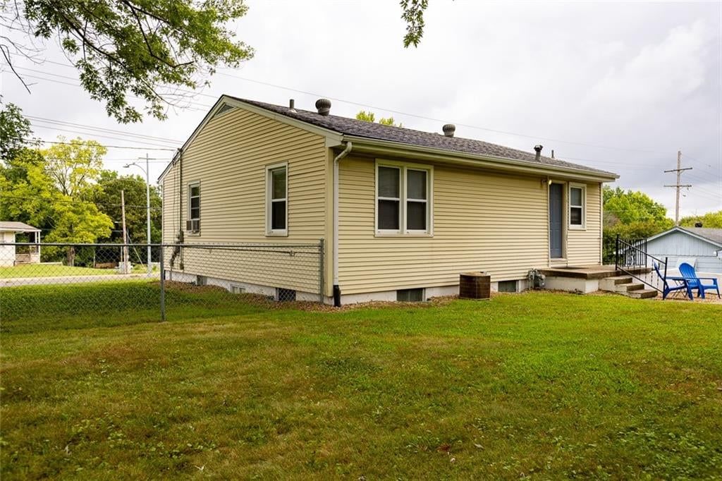 Photo 27 of 31 - 1405 NE 72 Street, Gladstone, MO 64118