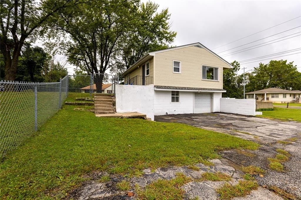 Photo 29 of 31 - 1405 NE 72 Street, Gladstone, MO 64118