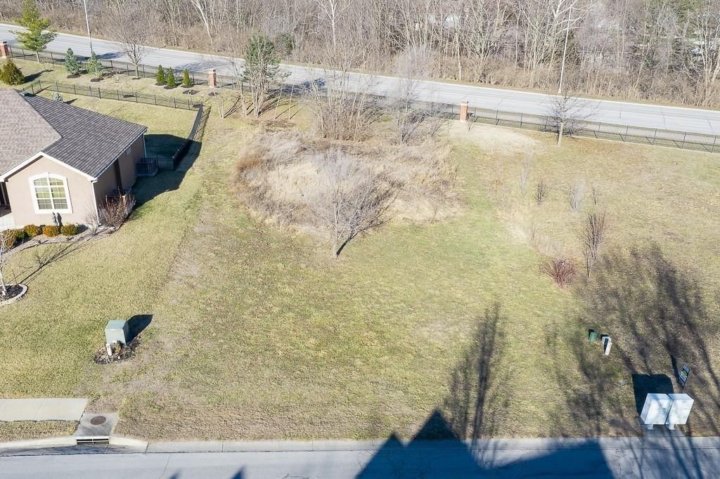 1933-1937 Edgewood Drive — photo 2