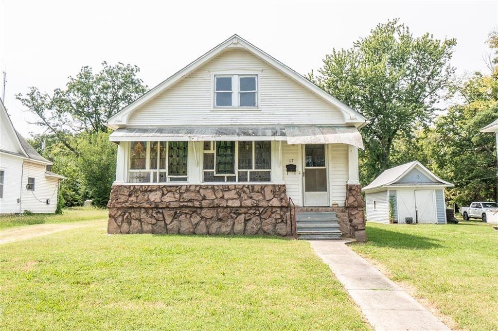 117 S 8th Street — photo 1