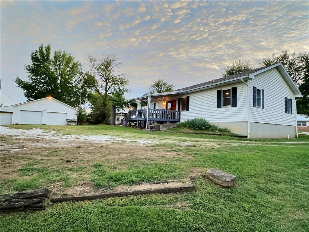 1232 N Tucker Street — photo 11