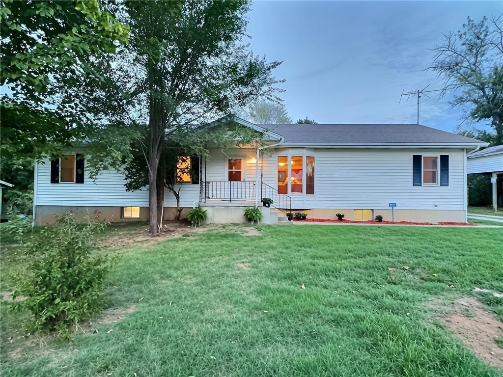 1232 N Tucker Street — photo 18