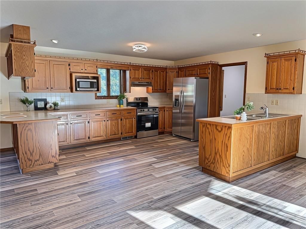 1232 N Tucker Street — photo 29