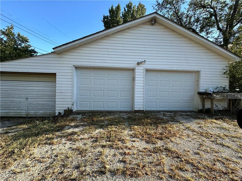 1232 N Tucker Street — photo 38