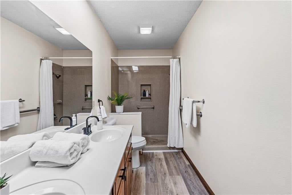 1232 N Tucker Street — photo 39