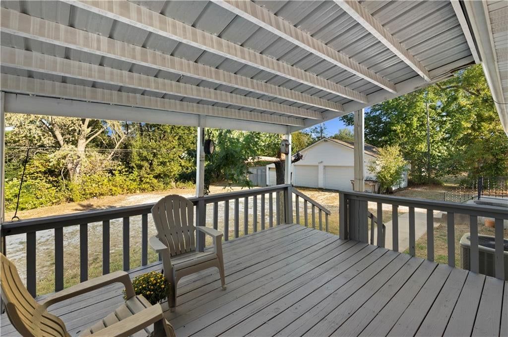 1232 N Tucker Street — photo 43