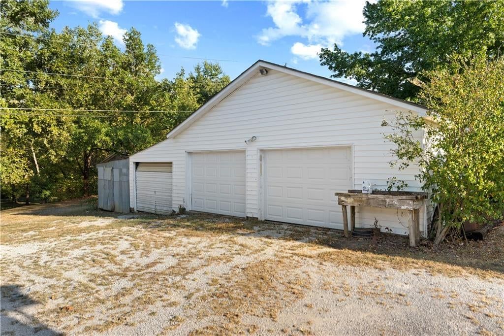 1232 N Tucker Street — photo 44