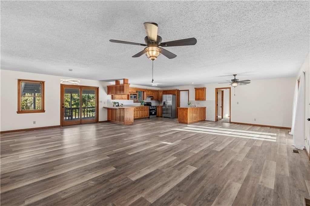 1232 N Tucker Street — photo 52