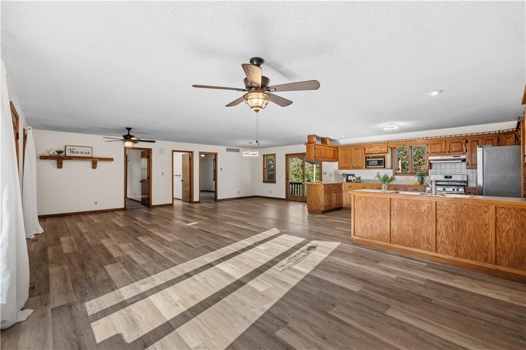 1232 N Tucker Street — photo 53