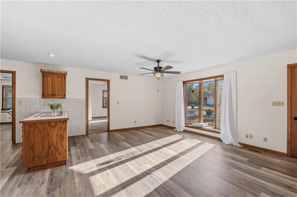 1232 N Tucker Street — photo 56