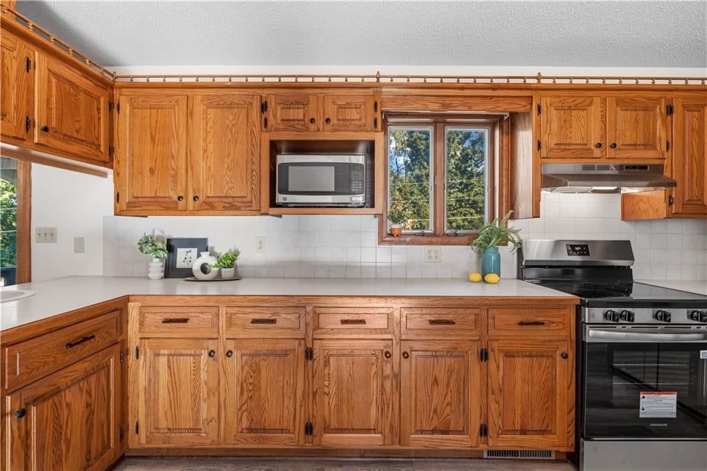 1232 N Tucker Street — photo 71