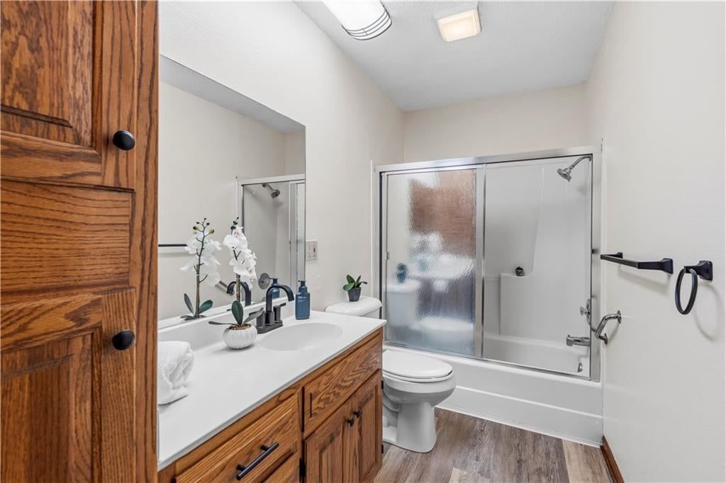 1232 N Tucker Street — photo 74