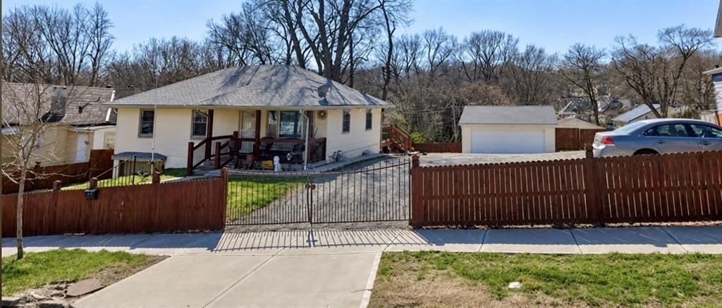 406 Elmwood Avenue — photo 1