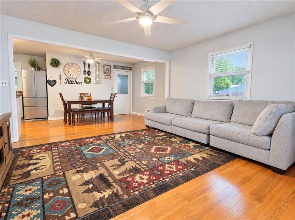 406 Elmwood Avenue, Kansas City, MO: listing photo 3
