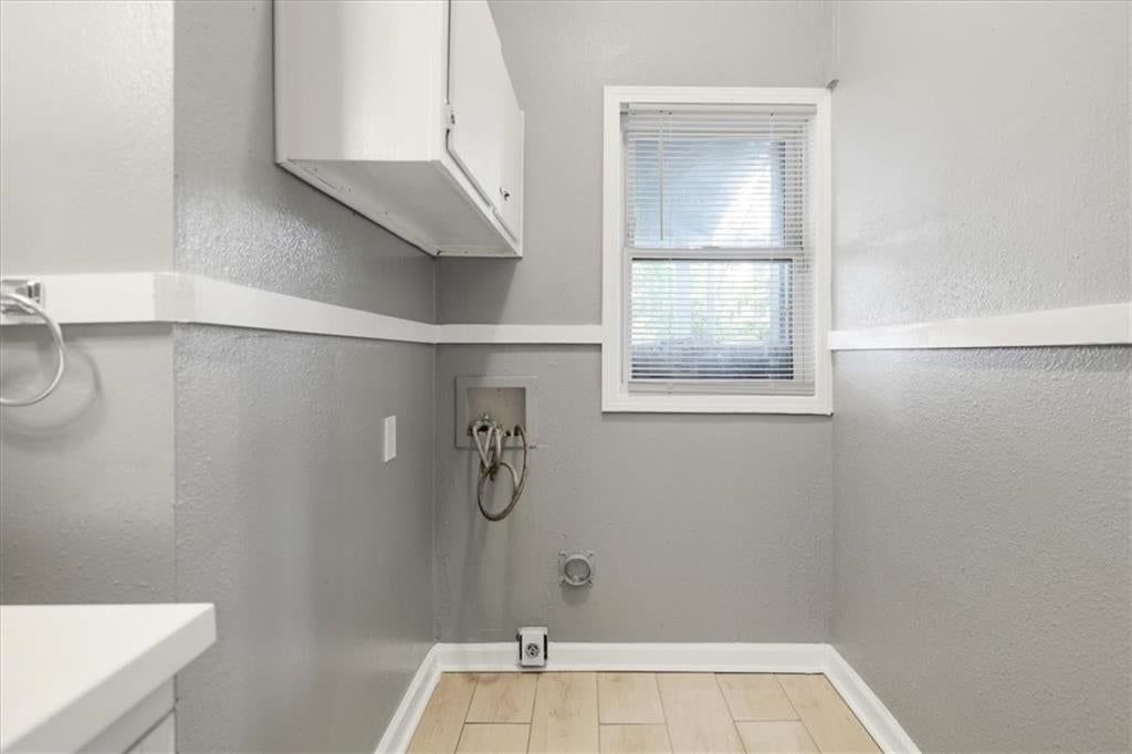 2629 E 7th Street — photo 13