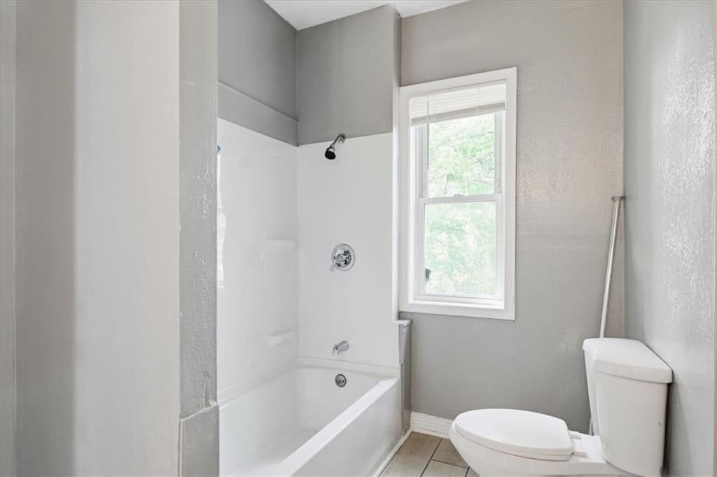 2629 E 7th Street — photo 22