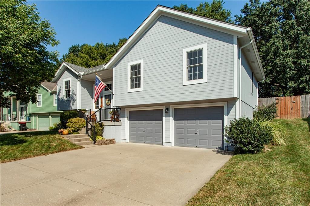 2701 NW Richard Drive — photo 2