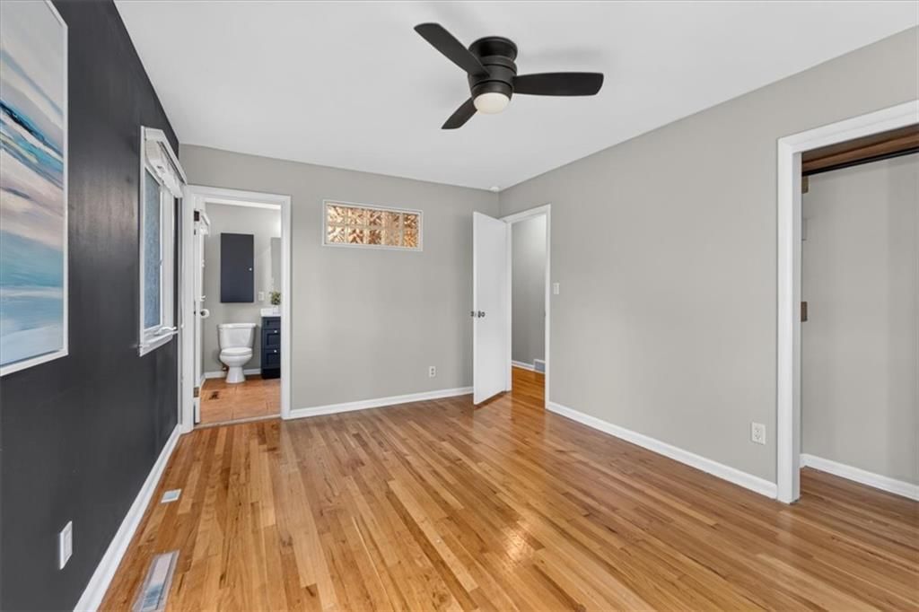 Photo 17 of 42 - 6324 Robin Hood Drive, Merriam, KS 66203