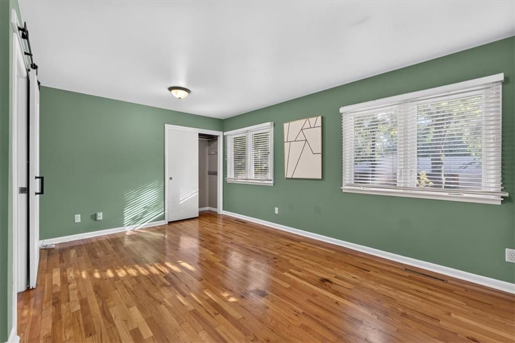 Photo 23 of 42 - 6324 Robin Hood Drive, Merriam, KS 66203