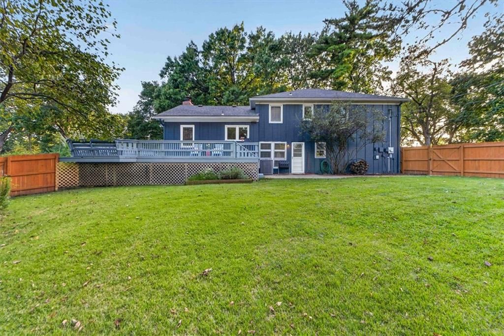 Photo 33 of 42 - 6324 Robin Hood Drive, Merriam, KS 66203