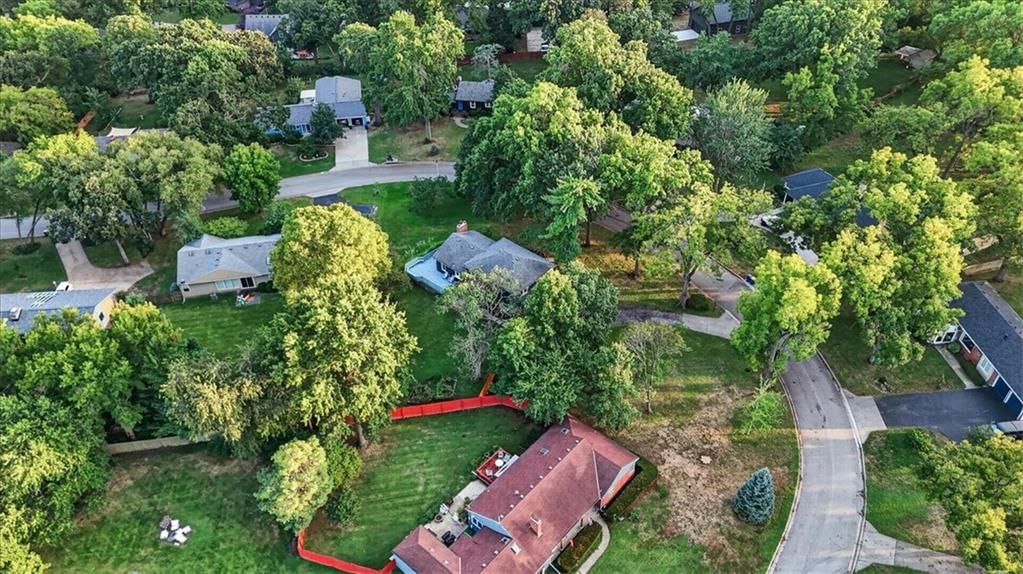 Photo 39 of 42 - 6324 Robin Hood Drive, Merriam, KS 66203