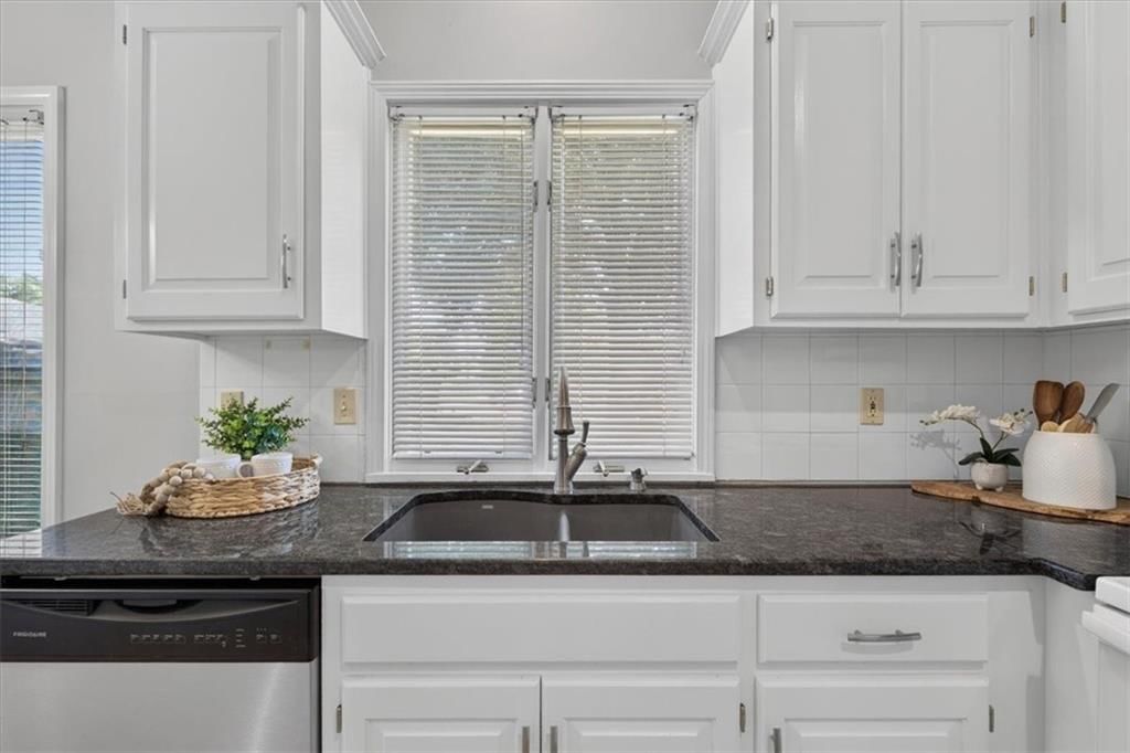 11905 Westgate Circle — photo 17