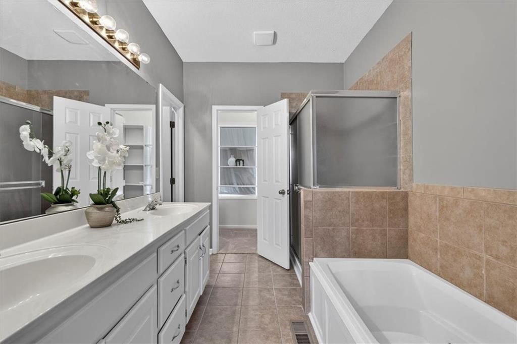 11905 Westgate Circle — photo 23