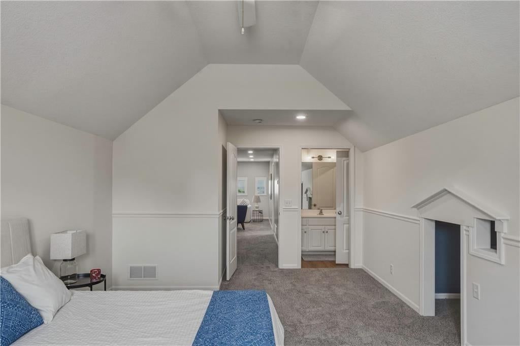 Photo 22 of 50 - 10108 NE 101st Street, Kansas City, MO 64157