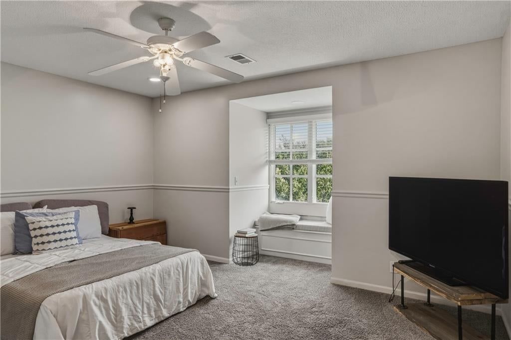 Photo 27 of 50 - 10108 NE 101st Street, Kansas City, MO 64157