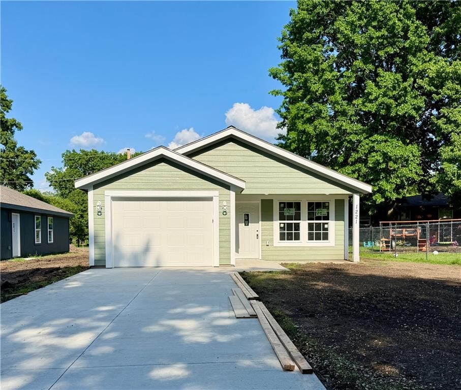 1221 S Maple Street, Ottawa, KS