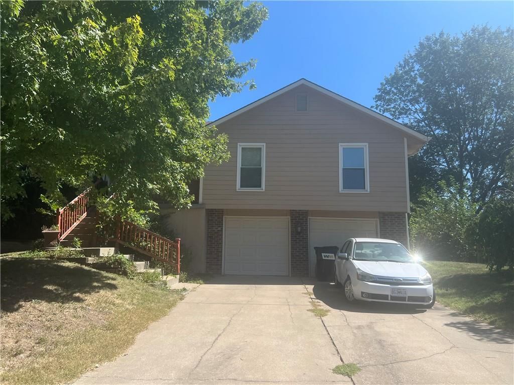 1211 Banner Court, Lee's Summit, MO