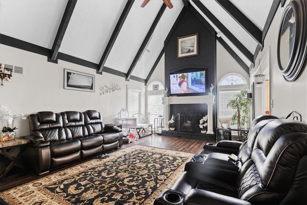 Photo 19 of 25 - 7007 Lakeshore Drive, Raytown, MO 64133