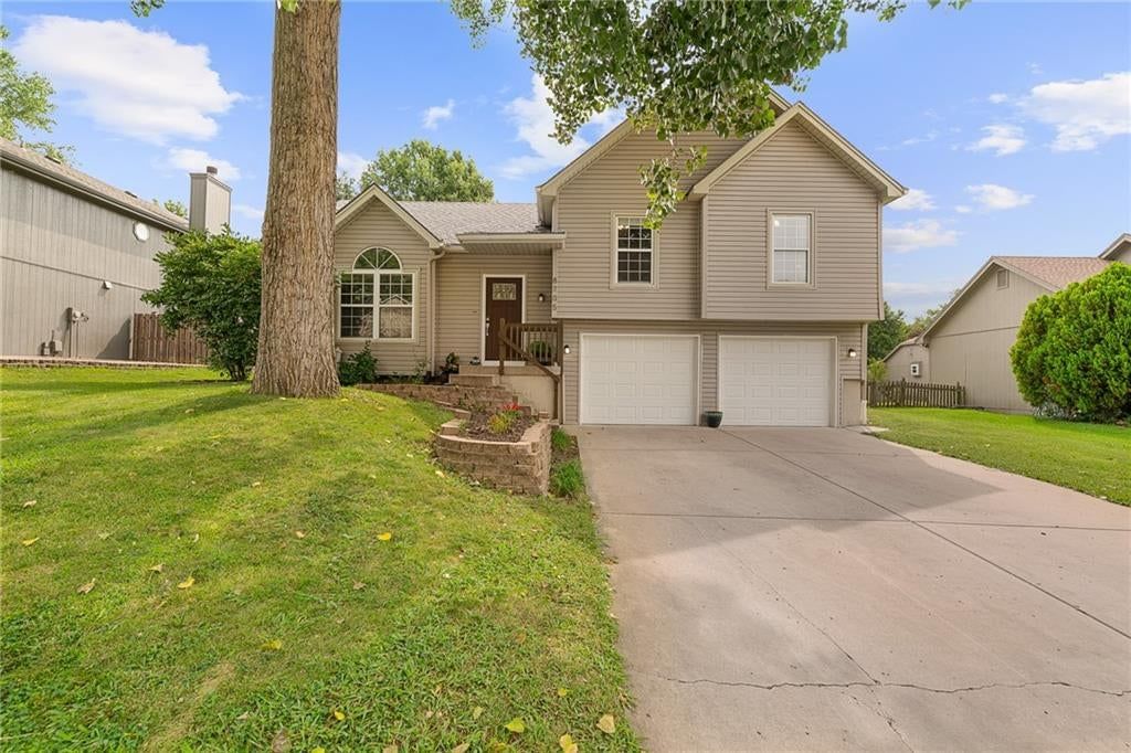 8705 N Carson Avenue, Kansas City, MO