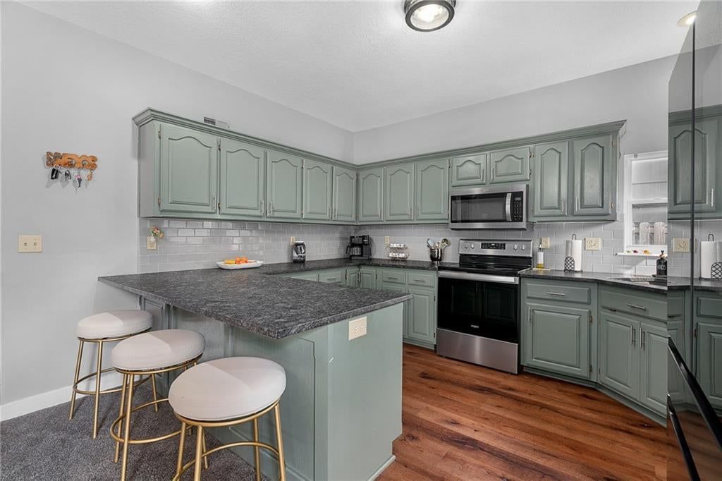 Photo 7 of 30 - 8705 N Carson Avenue, Kansas City, MO 64153