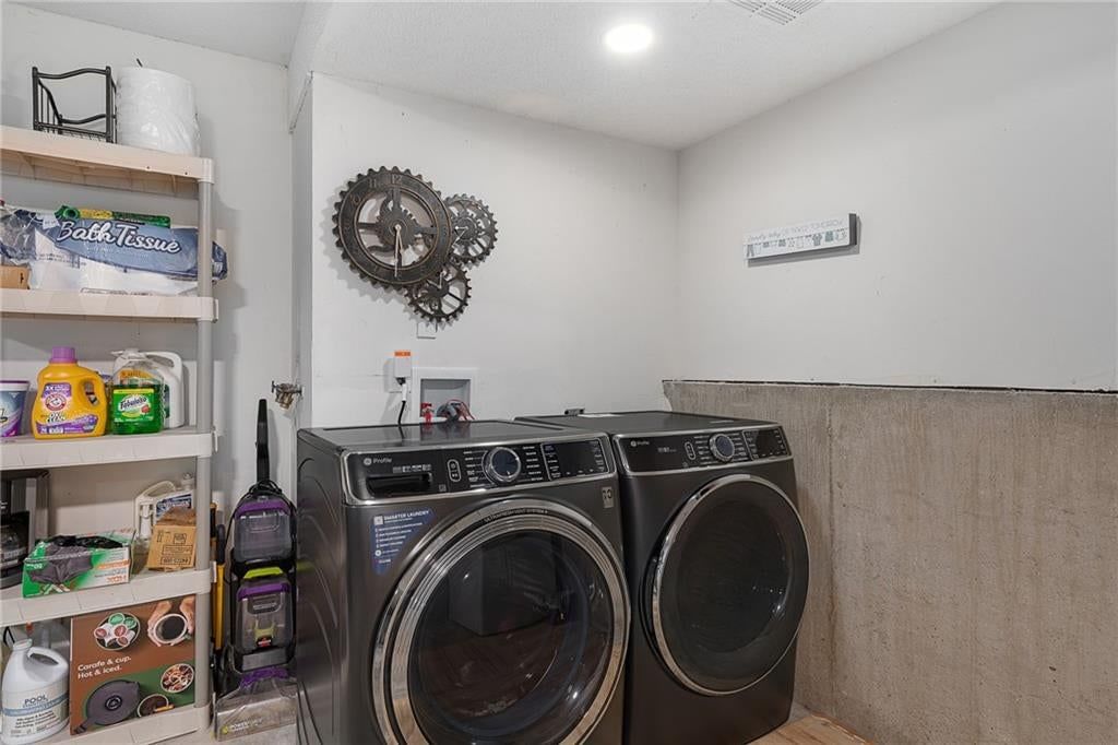 Photo 19 of 30 - 8705 N Carson Avenue, Kansas City, MO 64153