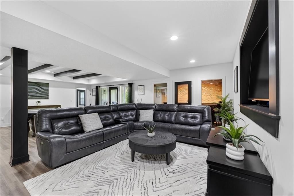 1016 Bridgeshire Drive — photo 44