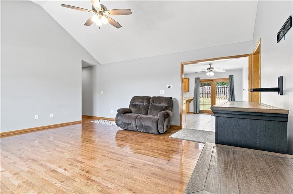 1595 Roanoke Court — photo 5