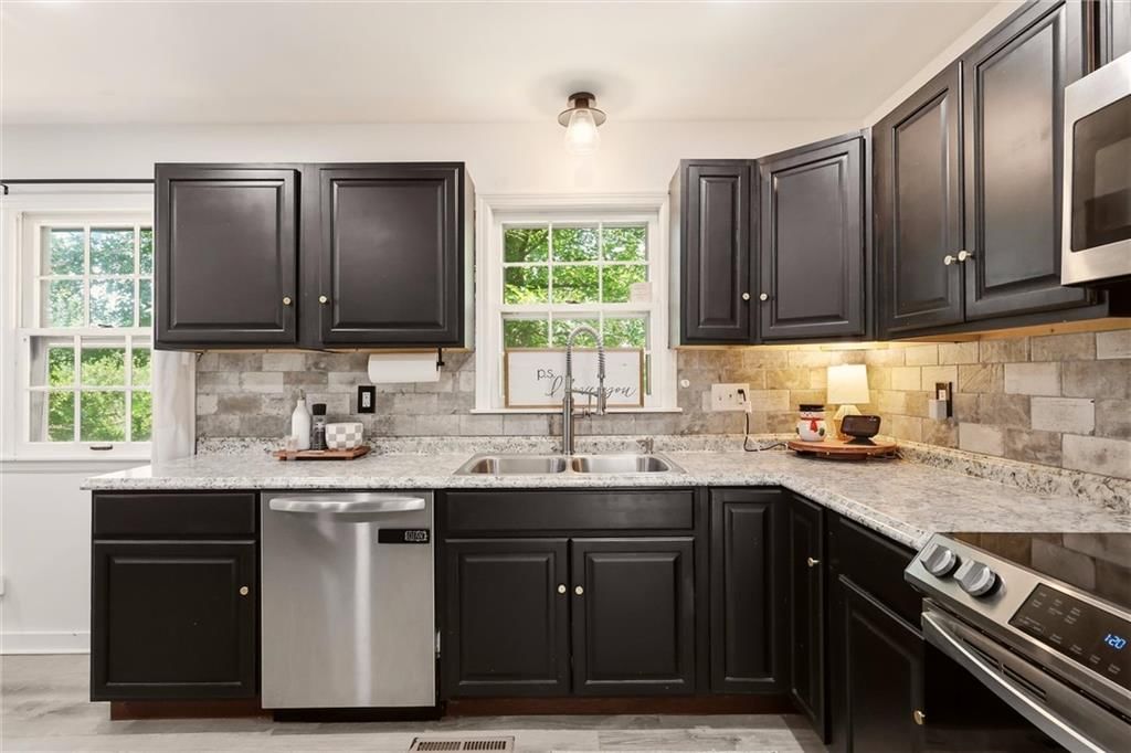 1602 Westwood Drive — photo 12