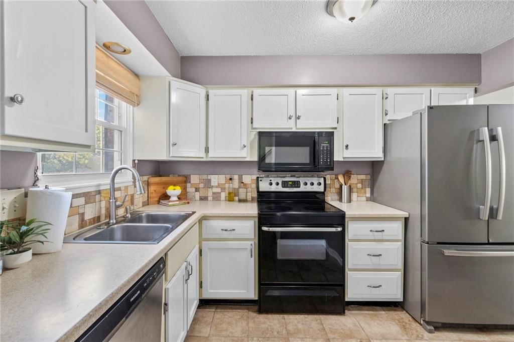 8310 Woodward Street — photo 10
