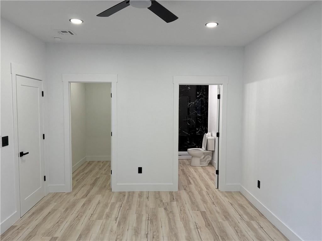 215 W Washington Street — photo 7