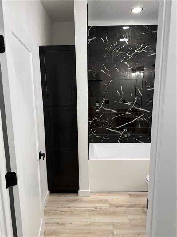 215 W Washington Street — photo 13