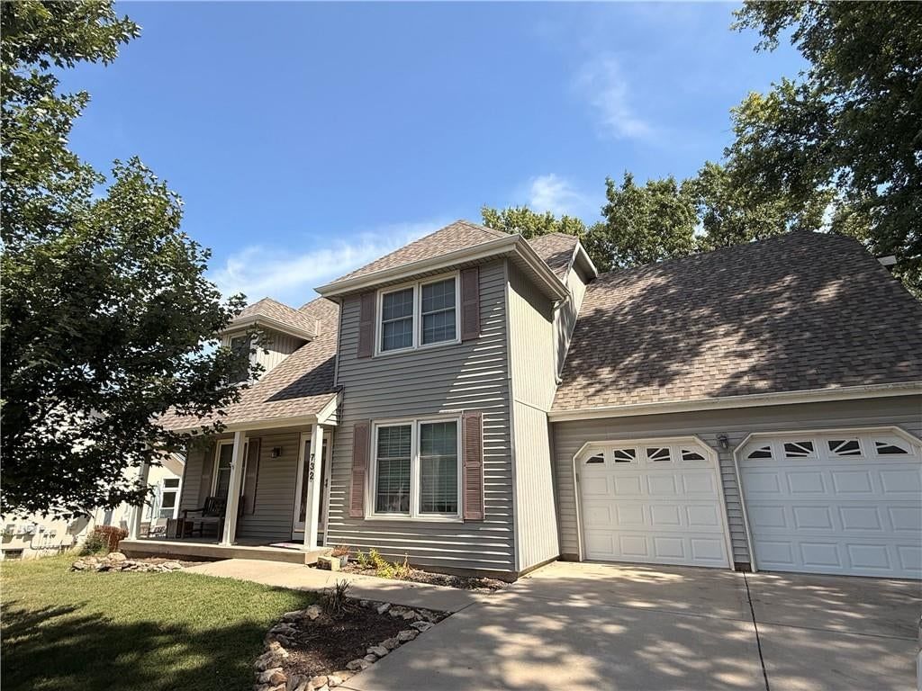 732 N Persimmon Drive — photo 1